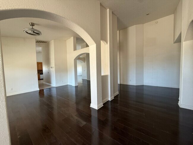 Building Photo - 10350 Mesquite St