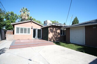 Building Photo - 1436 Albany Ave