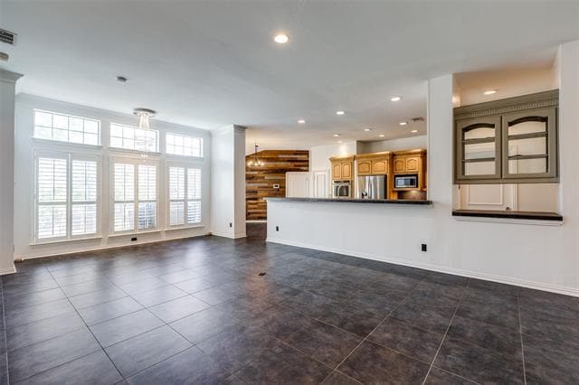 Building Photo - 4684 Old Pond Dr