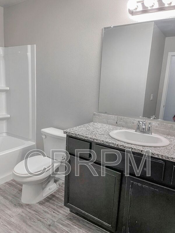 Building Photo - 2123 N Texas Ave