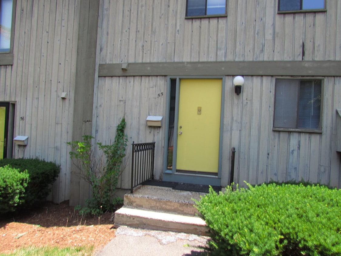Front Entrance - 55 Scott Dr