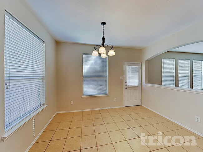 Building Photo - 9715 Haleys Comet Cir