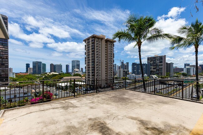 Foto del edificio - The Townhouse 1bd/1ba/1pk w extra large lanai