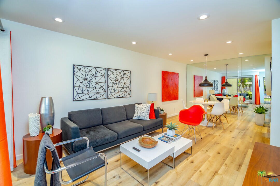 Foto principal - 550 N Villa Ct