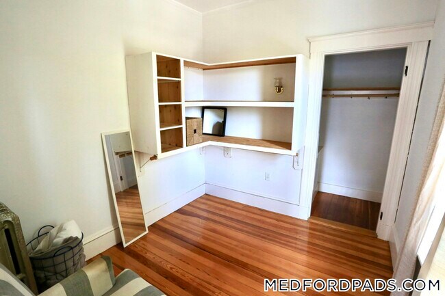 Foto del edificio - 124 Forest St