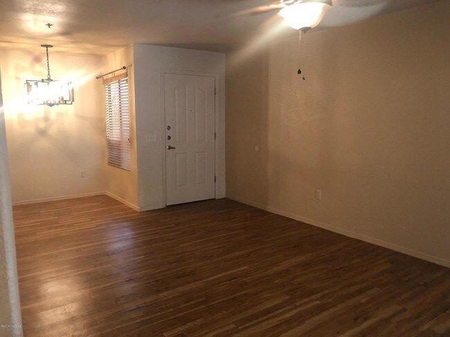 Foto del edificio - 5751 N Kolb Rd