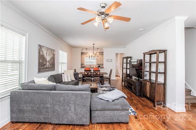 Foto del edificio - 315 Woodvale Pl