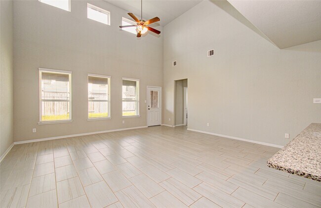 Foto del edificio - 20722 Iron Timber Ln