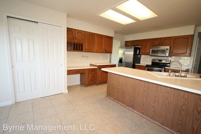 Building Photo - 5 br, 3.5 bath House - 8950 Melbourne Drive