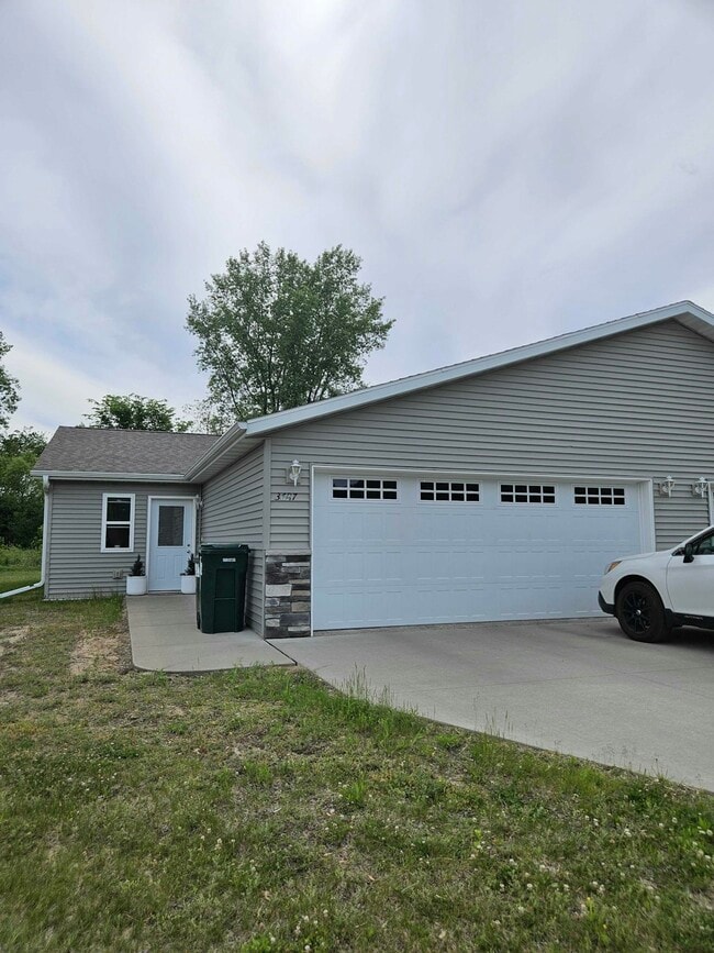 Building Photo - 3687 Flynn Pl