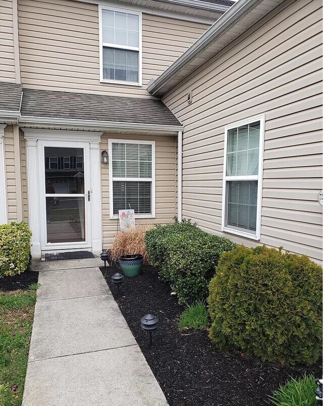 Foto del edificio - 428 Eisenhower Dr