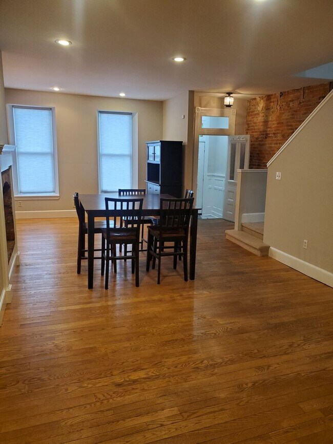 Building Photo - Beautifully renovated 2BR.2.5BA extra wide...