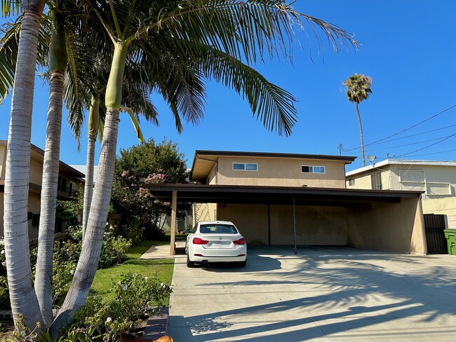 Building Photo - 1523 Del Amo Blvd