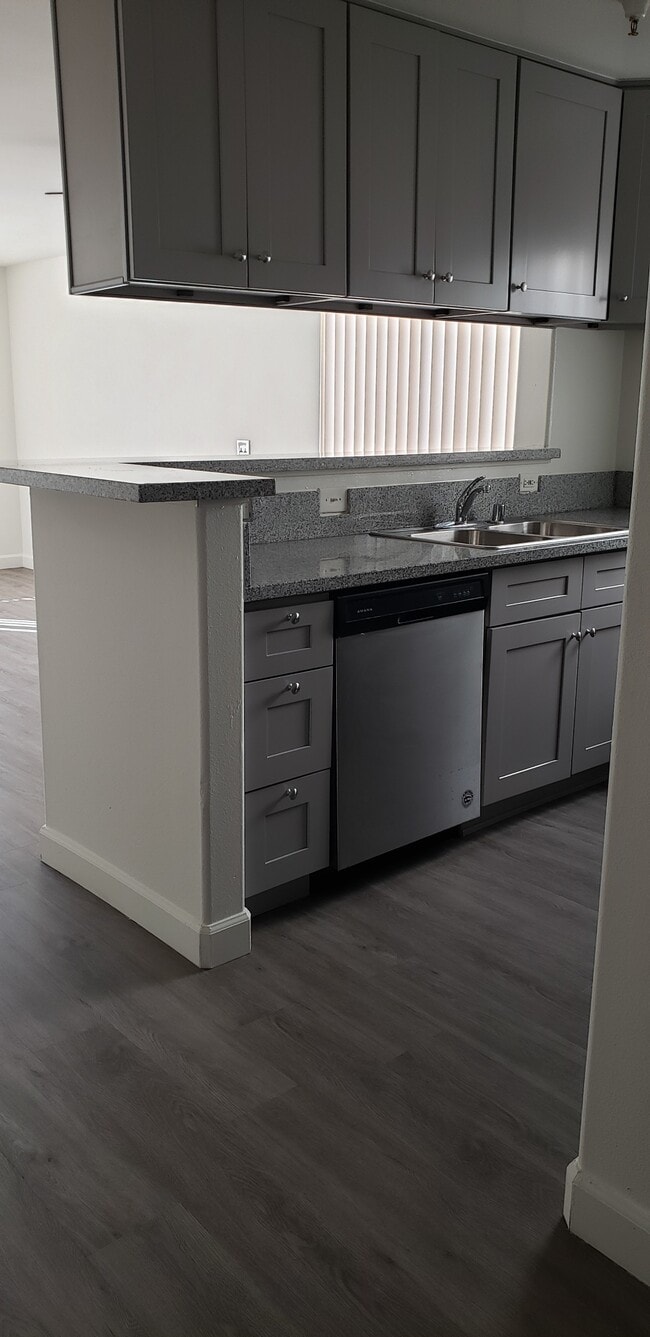 Building Photo - 2965 San Marino St