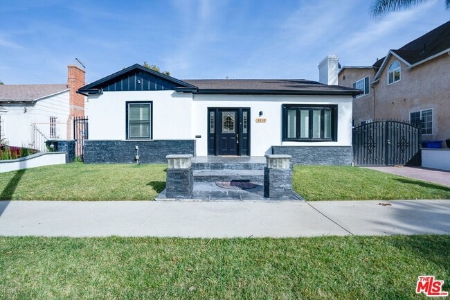 Building Photo - 4210 Palmero Blvd