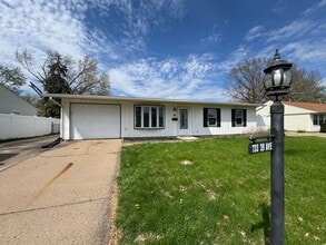 Building Photo - 733 39th Ave