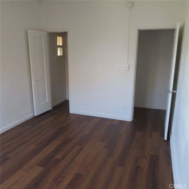Foto del edificio - 1464 W 47th St