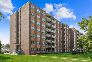 Building Photo - 640 Guelph Line