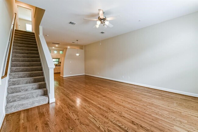 Foto del edificio - 11315 S Main St