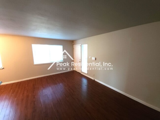 Foto del edificio - Updated 2bd/1ba Foothill Farms Condo with Carport