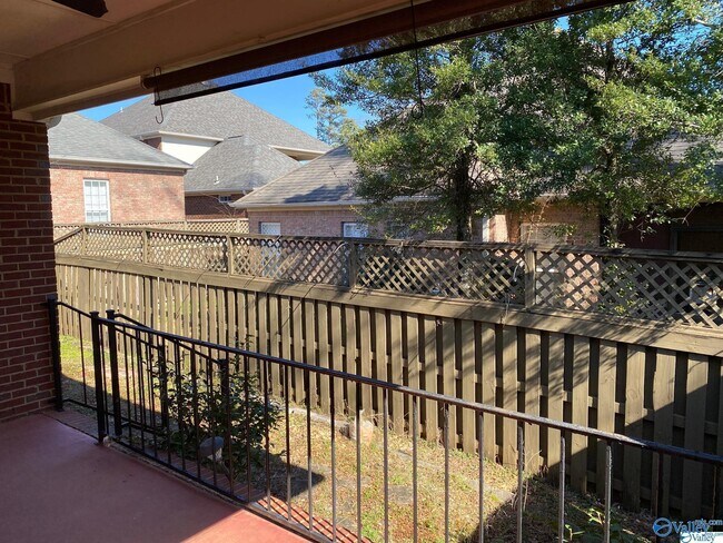 Foto del edificio - 139 Canterbury Dr