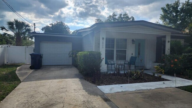 Building Photo - 3809 River Grove Ct