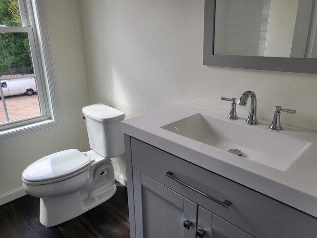 Foto del edificio - 778 S Main St