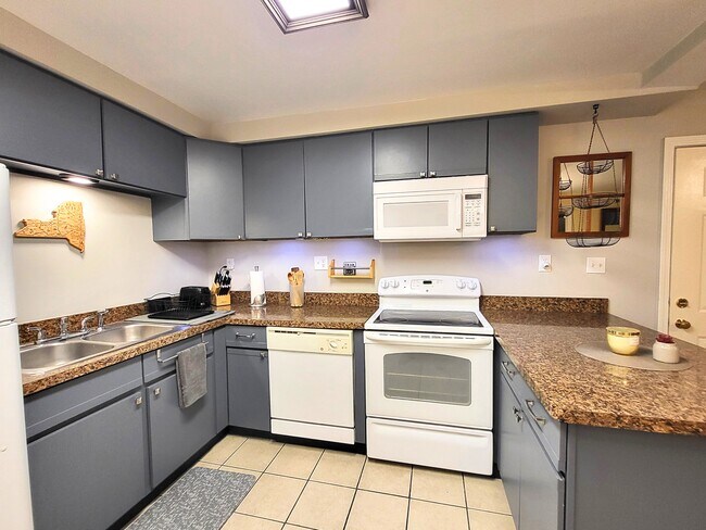 Cocina - 101 Ostrom Ave