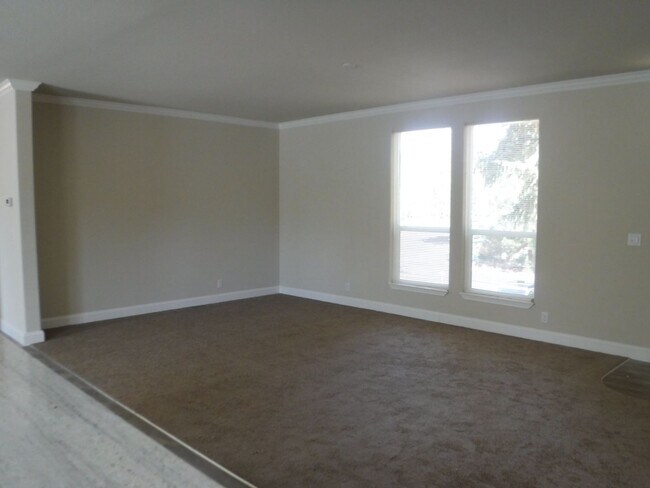Building Photo - 60889 Granite Dr