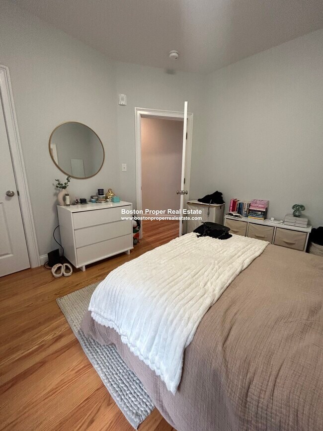 Foto del edificio - 64 Charlesgate E