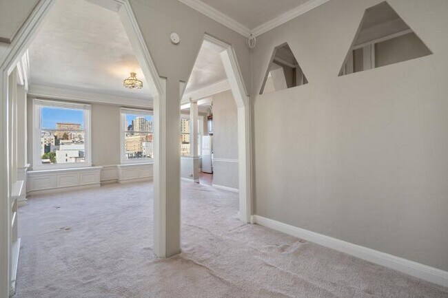 Building Photo - bedroom in San Francisco CA 94109