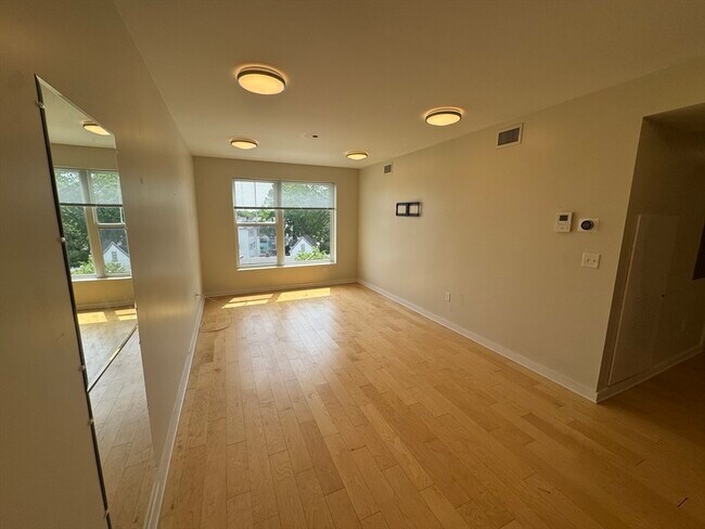 Foto del edificio - 1301 Blue Hill Ave