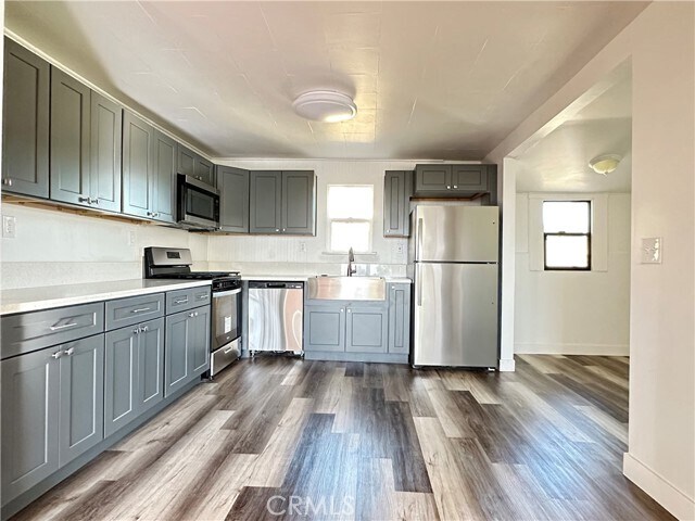 Building Photo - 2098 Rachel St