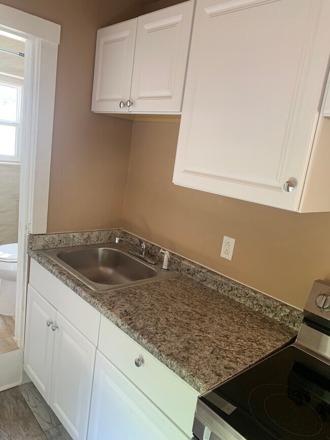 Kitchen - 2911 Gideon Ave