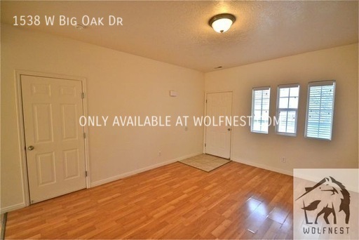 Building Photo - No Deposit Option! Beautiful 3 Bed West Va...