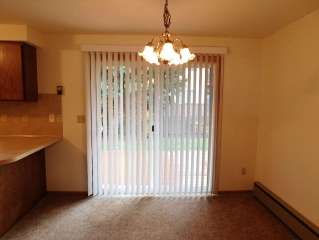 Building Photo - short04