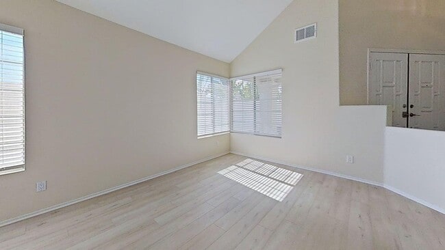 Building Photo - 40114 Palma Vista St