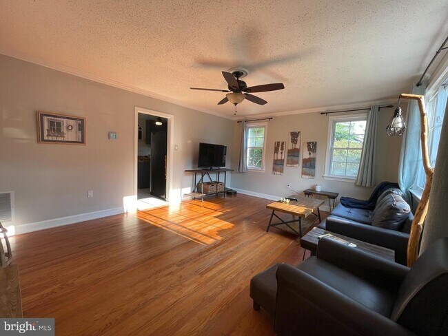 Building Photo - 3423 Ayers Dr