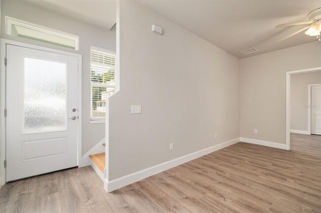 Building Photo - 622 NW 3rd Ave