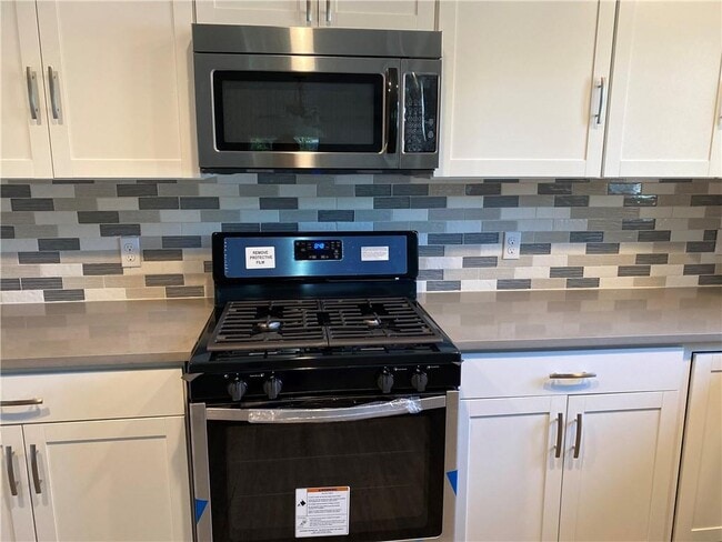 Foto del edificio - 6107 Carnation Terrace