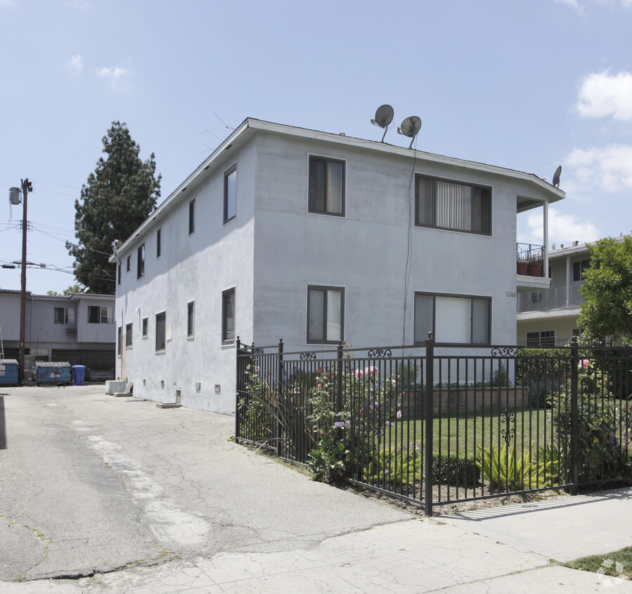 Primary Photo - 11460 Killion St