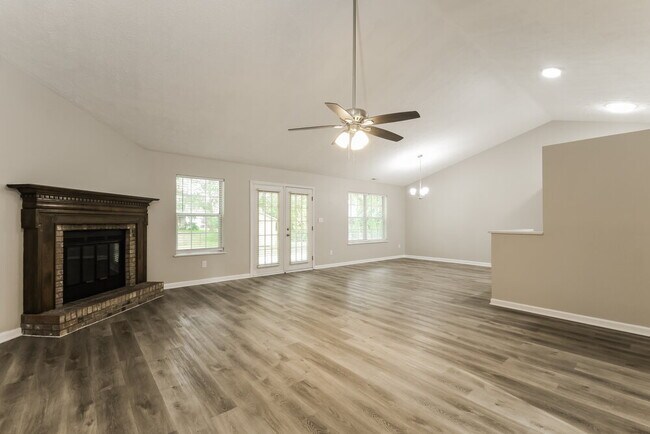 Foto del edificio - 7667 Bayridge Dr