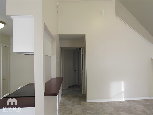 Building Photo - 2112 Wavell St