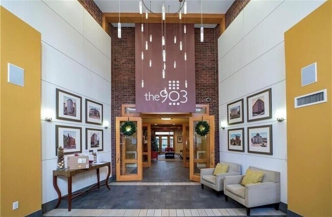 Foto del edificio - 1000 Providence Pl
