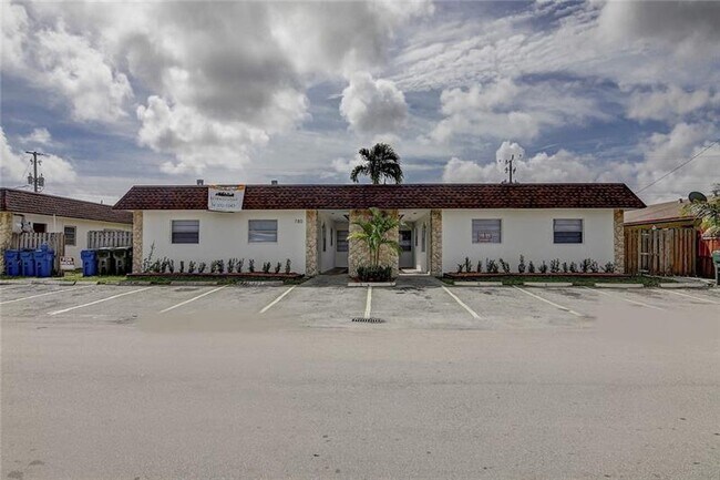 Foto del edificio - 790 NE 46th Ct