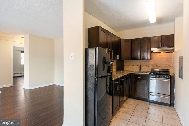 Building Photo - 2101 Chestnut St