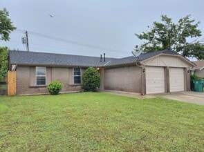 Building Photo - 9217 N Eagle Ln