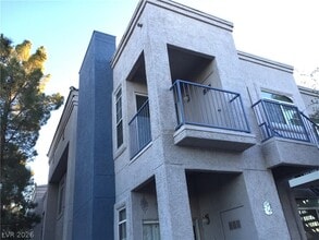 Building Photo - 2201 Ramsgate Dr