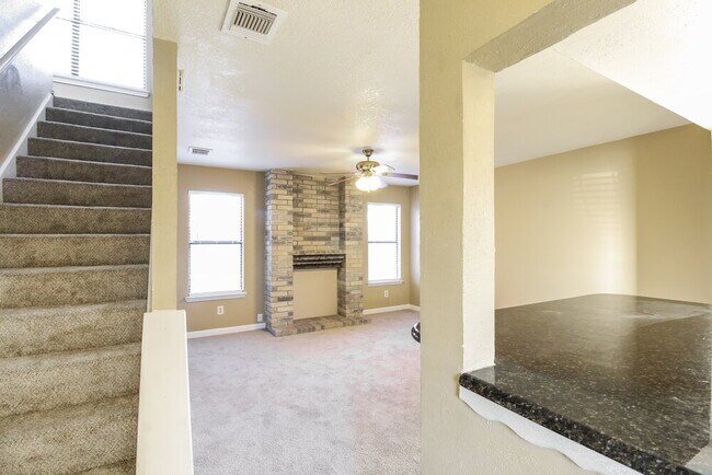 Foto del edificio - 4753 Baytree Dr