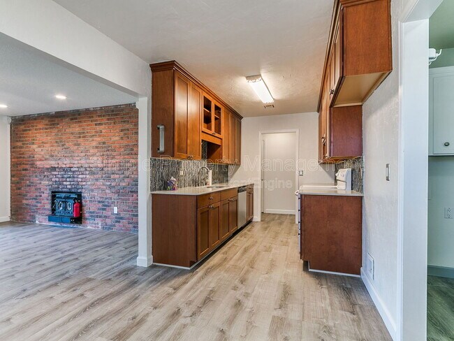 Foto del edificio - 525 Sweetbough St